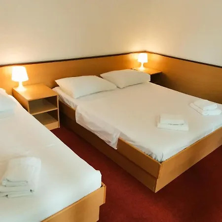 Hotel Flora And Madera 3*