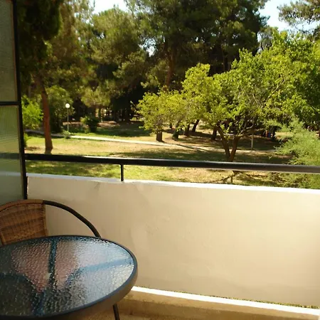 Flora And Madera Hotel