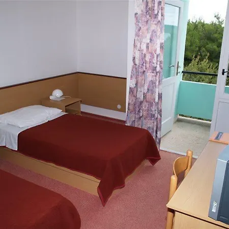 Flora And Madera Hotel 3*